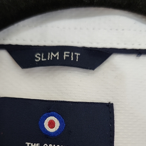 Ben Sherman White Dress Shirt with Subtle Pattern - Picture 3 of 10